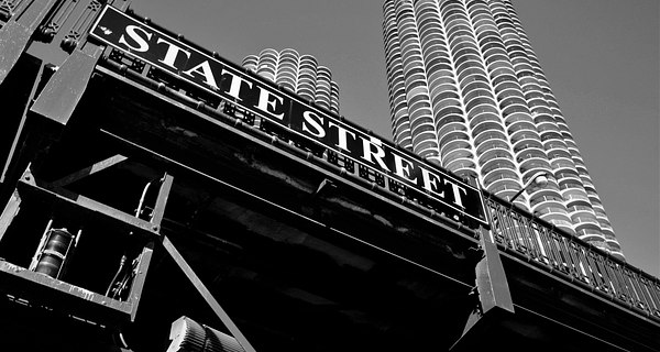CHICAGO Black & White